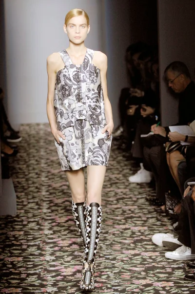 Look 18
